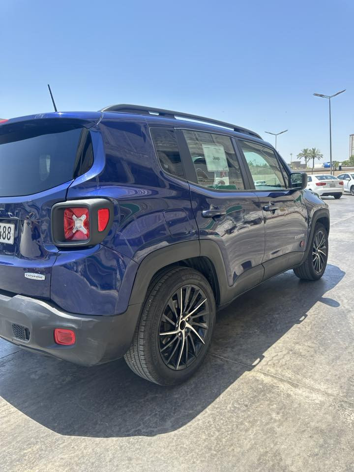 السلام عليكم                              جيب رينيجيد للبيع موديل 2019 ماشيه 103 km اللون ازرق مكينه 2400 تنفس طبيعي حادث سرقه صبغ بونيد وجاملغات الاماميه بدون دواخل  صورة رقم الشاصي مرفوقه بالصور السعر المطلوب 120للاستفسار الاتصال على الرقم ***********
