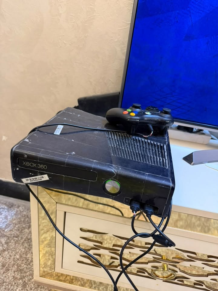 Xbox
اكس بوكس للبيع نظيف مابي اي عطل السعر 100 قفل العنوان بغداد 
‭***********‬
