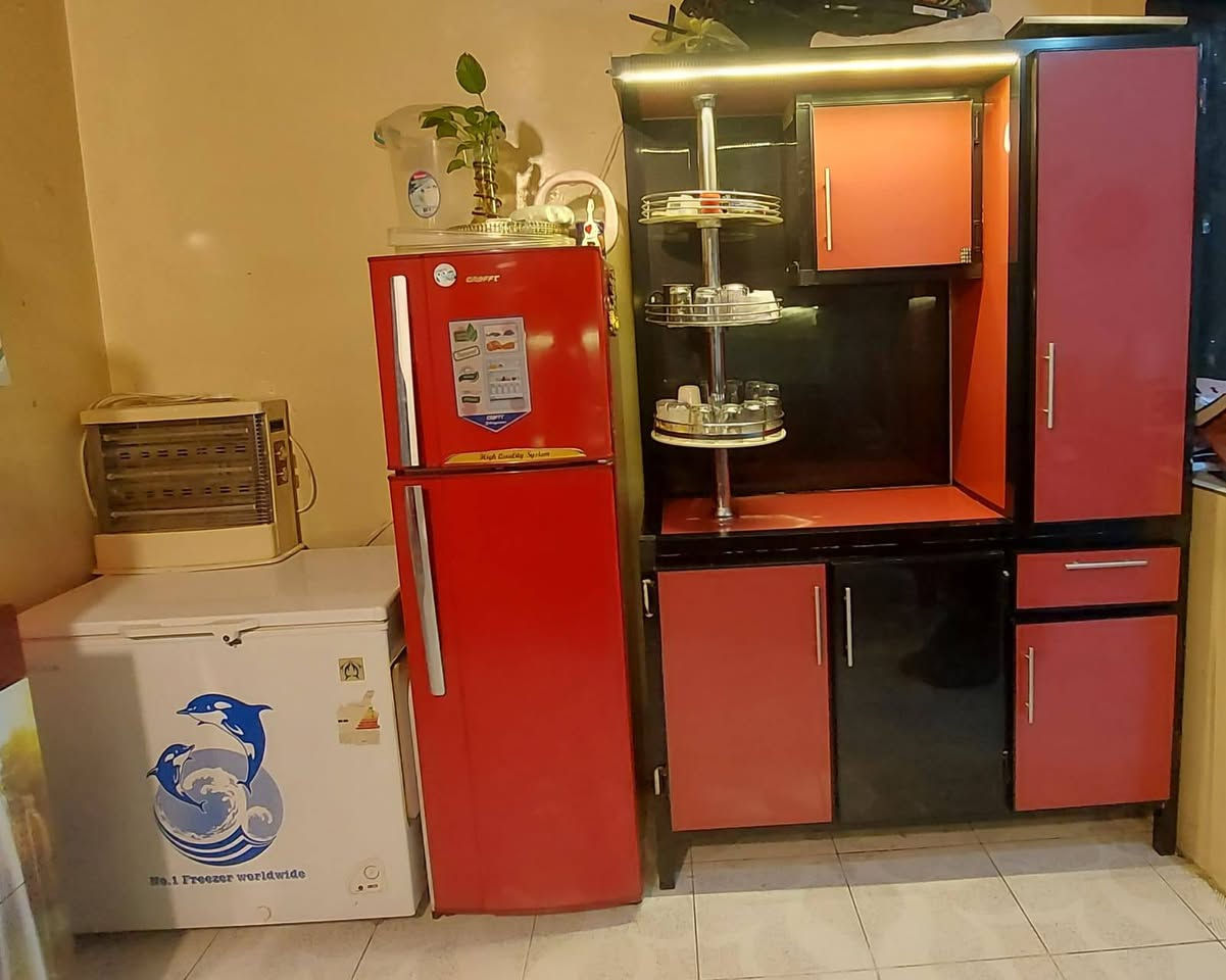كاونتر 6قطع مع طباخ60×60 مع مرشحة مع ثلاجة14قدم مع مجمدة 10 قدم


**إذا كنت صاحب هذا الإعلان وتريد حذفه لأي سبب، رجاءا أرسل رسالة إلى الدعم الفني**