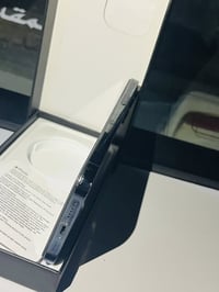 12برو ماكس. مبدل  كامرات اصليه فقط  ذاكره ٢٥٦ بطاريه ٧٨ سعره ٣٥٠بي مجا...