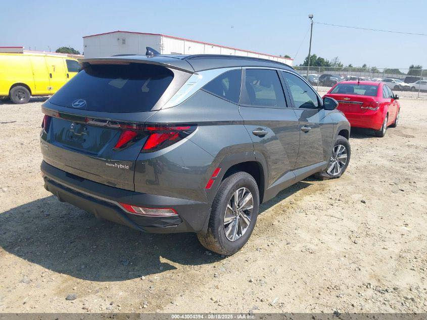 توكسان 2024 هايبرد 
السياره موجوده بالكراج بغداد اليوسفيه 
السياره تحتاج تصليح فقط 
رقم مجاني ✅
 السياره شغاله خير من الله فول نظافه 
السعر 185$ 
وبيها مجال جداً بسيط 

للتواصل ***********
بي واتساب كذالك .
