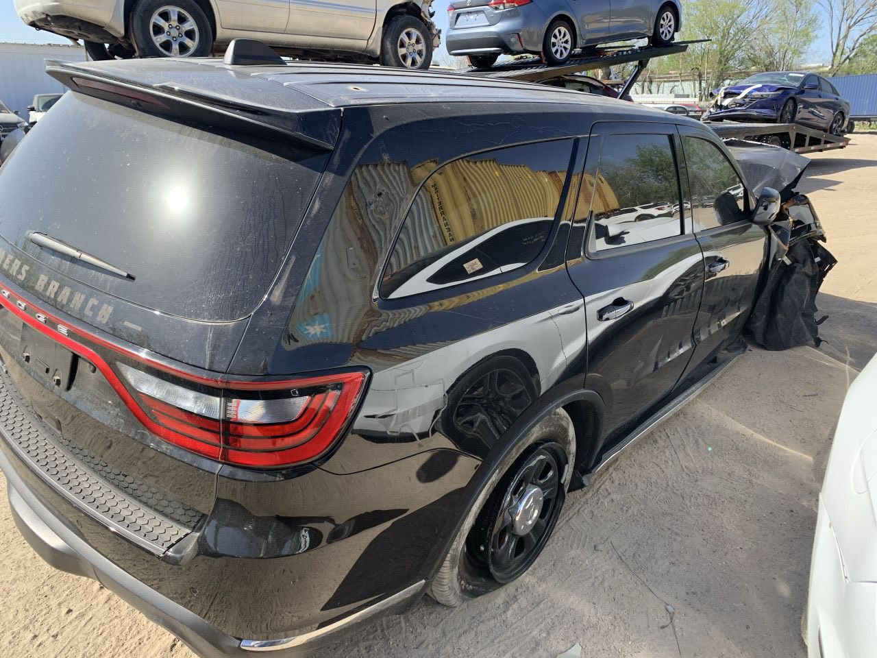 السلام عليكم مرخصت الادمن المحترم دوج دورنكو 24 هيمي اصل بوليس مصلح وكامل بدون رقم مبدل بيه جاملغ وبنيد والجاملغ اليسره صار بيه تعديل مبدل بيه شاصي يمنه مال كصه 
السعر 170 وبيه مجال للطيبين 
السياره
شاشه 
توقف ذاتي حساسات خلفي 
مري هيتر ورادار
كير الف 10 نمر
نظام ايكو
تبريد 4 قطع 
7 راكب 
بصمه 
نظام ABS
محرك 8v
حساسات خلفيه 
كامره 
السياره اتوقع ارخص دورنكو بلعراق بلعافيه علئ ياخذه 
***********
