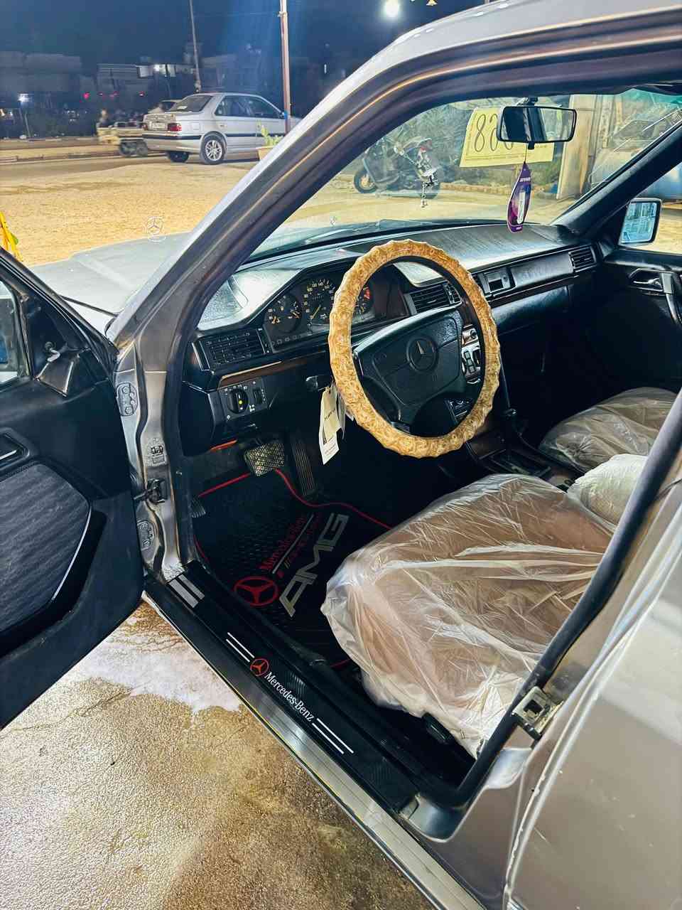 سلام عليكم سياره للبيع مكاني ناصر يه محور بطه بغداد نكليزي سعر 63 بيه مجال ***********
