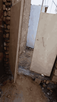 بيت للبيع زراعي سند ٢٥ المساحه ١٦٠ متر كما موضح في التصوير يحتوي على غرفتين وصاله واشتقبال ومطبخ وصحيات الموقع طويريج الصكيانيه قرب مدرسة الطبري السعر ١٩ وبي مجال بسيط ***********
