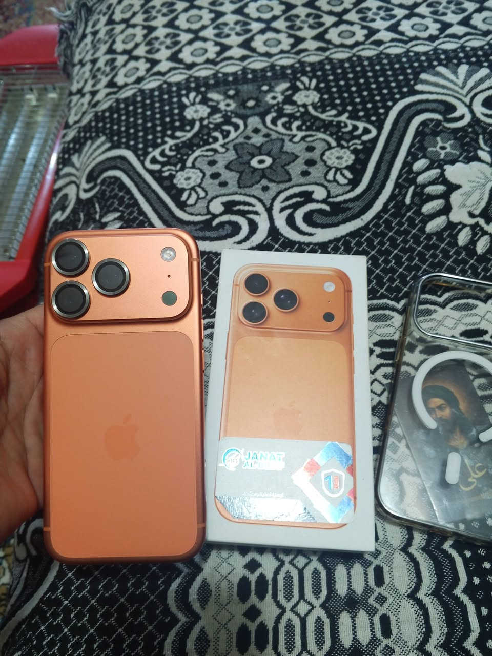 السلام عليكم اي فون 17 برو فقط شريحة وحده شرق اوسط ذاكره 256 مشحون 108 قبل شهر اخذته ع ايدي ويا كارتونه وكيبل اصلي للبيع السعر 1850 وبي شي قليل مجال  مكاني ديالى المقدادية رقم الهاتف ***********
