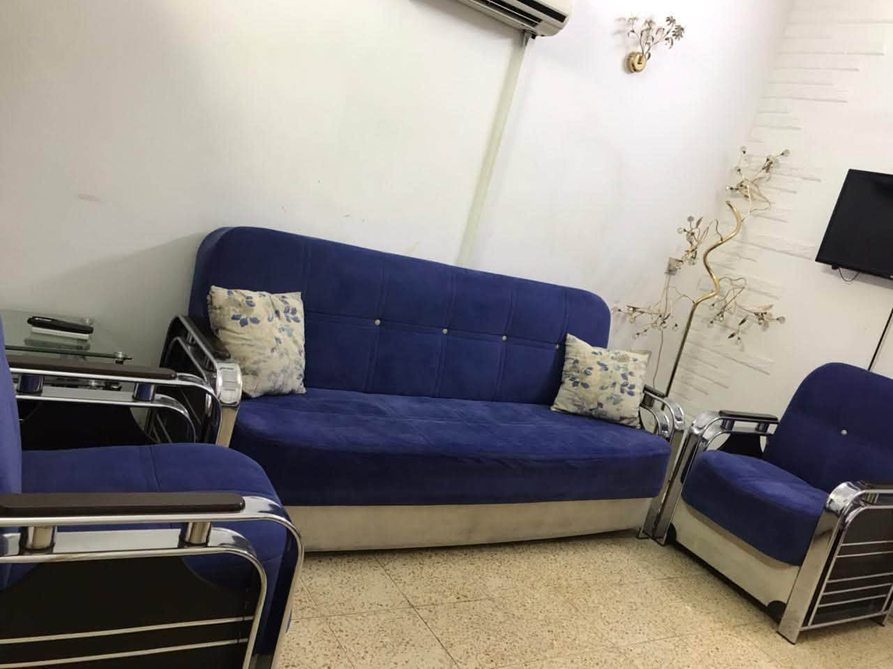 السلام عليكم ميز تلفزيون  وتخم 7 مقاعد قلاب يصير خزن وسرير


**إذا كنت صاحب هذا الإعلان وتريد حذفه لأي سبب، رجاءا أرسل رسالة إلى الدعم الفني**