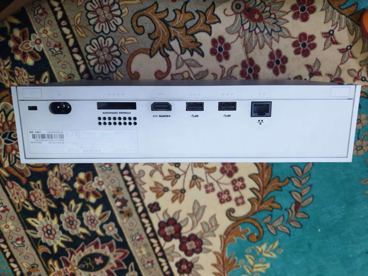 السلام عليكم
اكس بوكس سيريس اس للبيع نظيف 
مع يدة قيم سير لون برتقالي مع كامل ملحقاته الاصلية (كيبلات و كارتونة)
السعر : 330
العنوان : بغداد - البلديات 
للتواصل : خاص او هذا رقمي ***********
