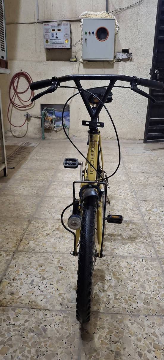 بيسكل حجم 20باله ياباني شرط الشغل بدون نقص سعرهه ٥٠الف وبي مجال قليل على الراغب بالشراءالاتصال على***********
