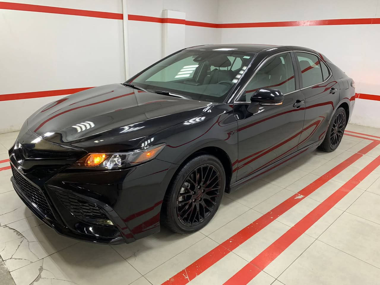 السلام عليكم ورحمة الله وبركاته 
كامري موديل 2023 SE
 لون اسود رقم بغداد وارد أمريكي
 بدون أرباك 4 قطع صبغ
 البنيد فقط صبغ اثر شخط بدون معجون
 سياره جديده ماشيه 25 الف
دواخل جلد اسود
شاشه كبيره
السياره جديده متصرف عليها كلشي
 غير متواجد على الفيس رقم الهاتف 
*********** 
السعر 215 بيه مجال
صور الحادث والسونار موجوده بالمنشور 
مكانها كربلاء المقدسة
