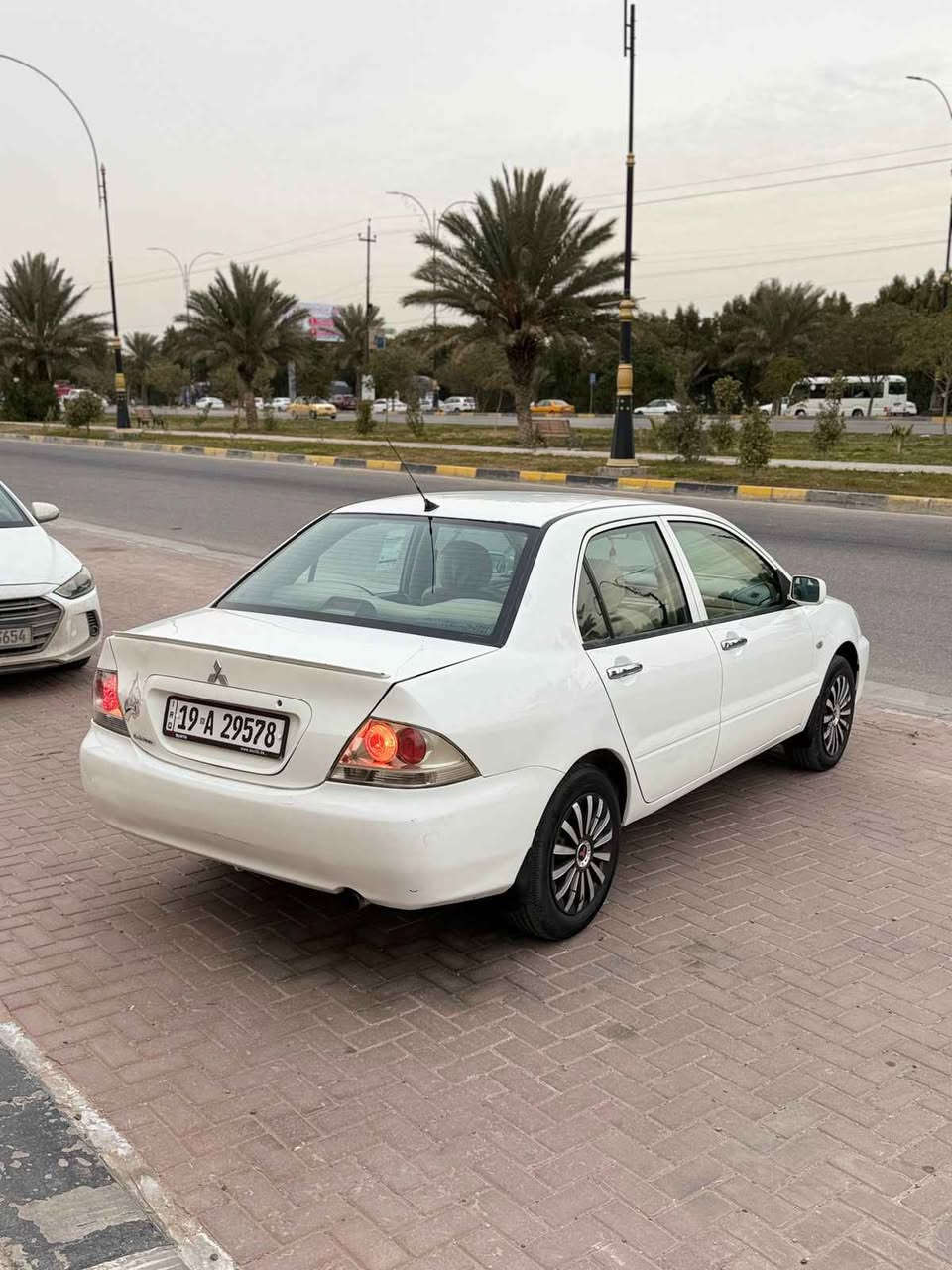 سلام عليكم لانسر 2010 خليجي شركه العامه رقم كربلاء الدولي سنويا مجدد لل30 تحويل مباشر سياره مكفول من الضربه وتبديل صبغ هلاالات جاملغات خلفيه وشبر بلبنيد فقط سياره جاهزة مكينة وكير مكفولات حداديه جديدة تخم تاير كهربائية كله شغال مكان سياره كربلاء 
 سعر 83 مجال قليل 
***********
*********** كربلاء, العراق
