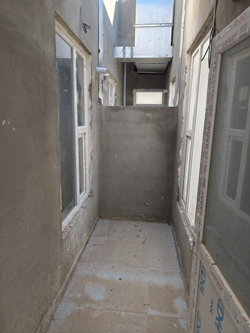 دار للبيع مجمع راسان ستي ركن 150متر جانبه شارع وحديقة سعر 275ورقه نقد يبقى عليه 330قسط
مشمول بل إسكان تكدر تسحب عليها قرض 
***********للمعلومات اكثر أتصل بل رقم
