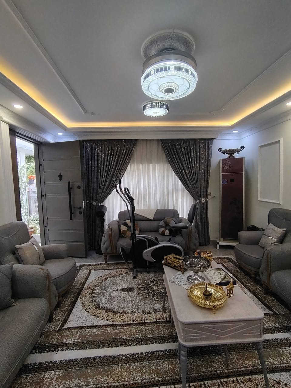 أعلان 1375
مكتب النسور 
يوجد لدينا دار للبيع طابو بأسم شخص واحد 
المساحة 200طابقين
الموقع القادسيه قرب جسر ليلان السعر170
الاستفسار مراجعة مكتب النسور حولي حي العسكري قرب قاعة بسطملي والفرع الثاني سايدين كوباني ***********
