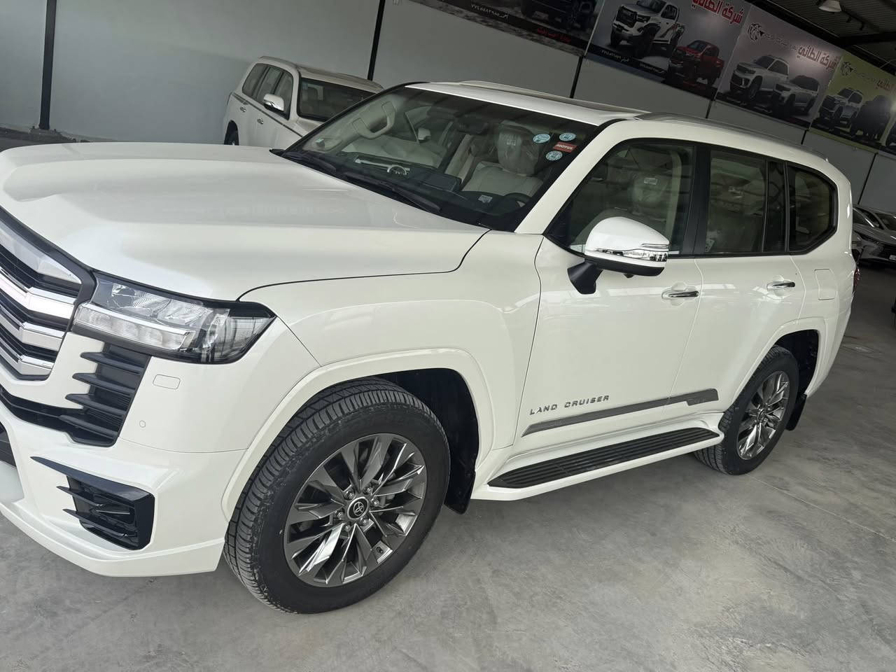 لاندكروز 2023 ساز لمتد سياره جديده كفاله عامه تون تيربو ماشيه 51 للبيع لو مراوس
سعر 665 $

***********
