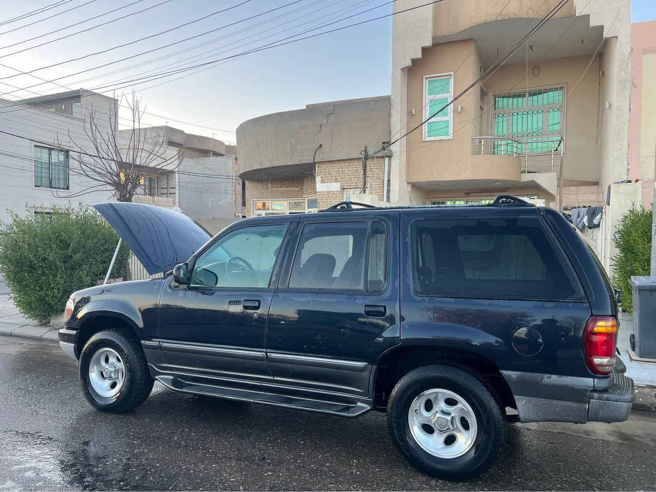 فۆرد مۆدیل ٢٠٠٠٠   سەیارەکە یەک دەستە بە سفری لەکن ماوەتەوە أربيل, العراق


**إذا كنت صاحب هذا الإعلان وتريد حذفه لأي سبب، رجاءا أرسل رسالة إلى الدعم الفني**