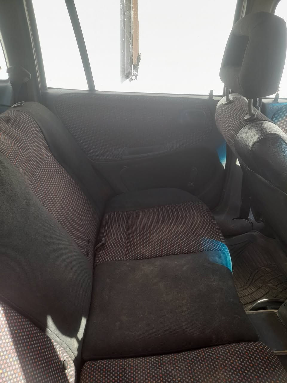 السلام عليكم اوبل استره نضيفه حلوه السياره بلادي تبريد موديل 1994 داخل حلو لون احمر لا ضربه لا كصه السياره جاهزه كهربائية كله شغاله محرك 2000 اوتوماتيك ابطاين جدد دشبوب جديد محرك وكير ابلادي تايرات جدد السياره انشالله ربع ما اذب عليه السياره مصبوغه جراد فقط لجماليه  مكان السياره بغداد ابو غريب حي الشهداء قرب محطه جوهره العدنان *********** عمي السعر 50 وبيه مجال ولحاب يتصل هاذا الرقم بي واتساب على فكره السياره ما أكدر اتعامل اذا ما تجي وتكلب حبيبي
