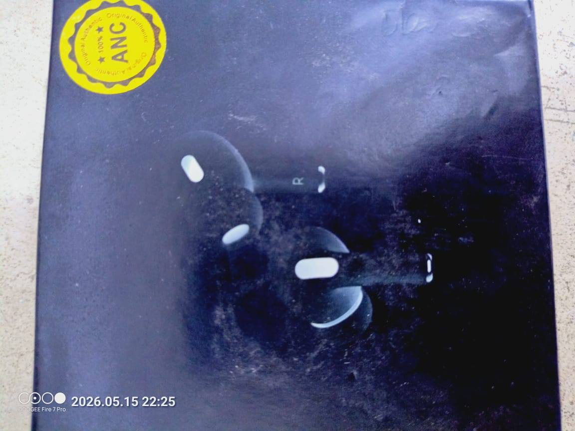 سماعات ايربود اصلي 
***********
