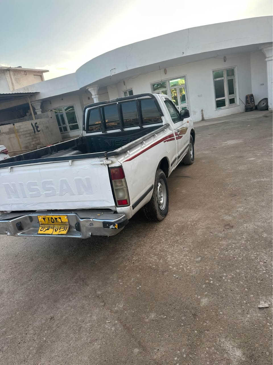 للبيع نيسان ٢٠٠٨ بدون ضربة  سقف بيها صبغ نبيع عام صبغ بجم كبس سعر ٧٢ ورقة و بيها مجال واتساب ***********     *********** دهوك, العراق
