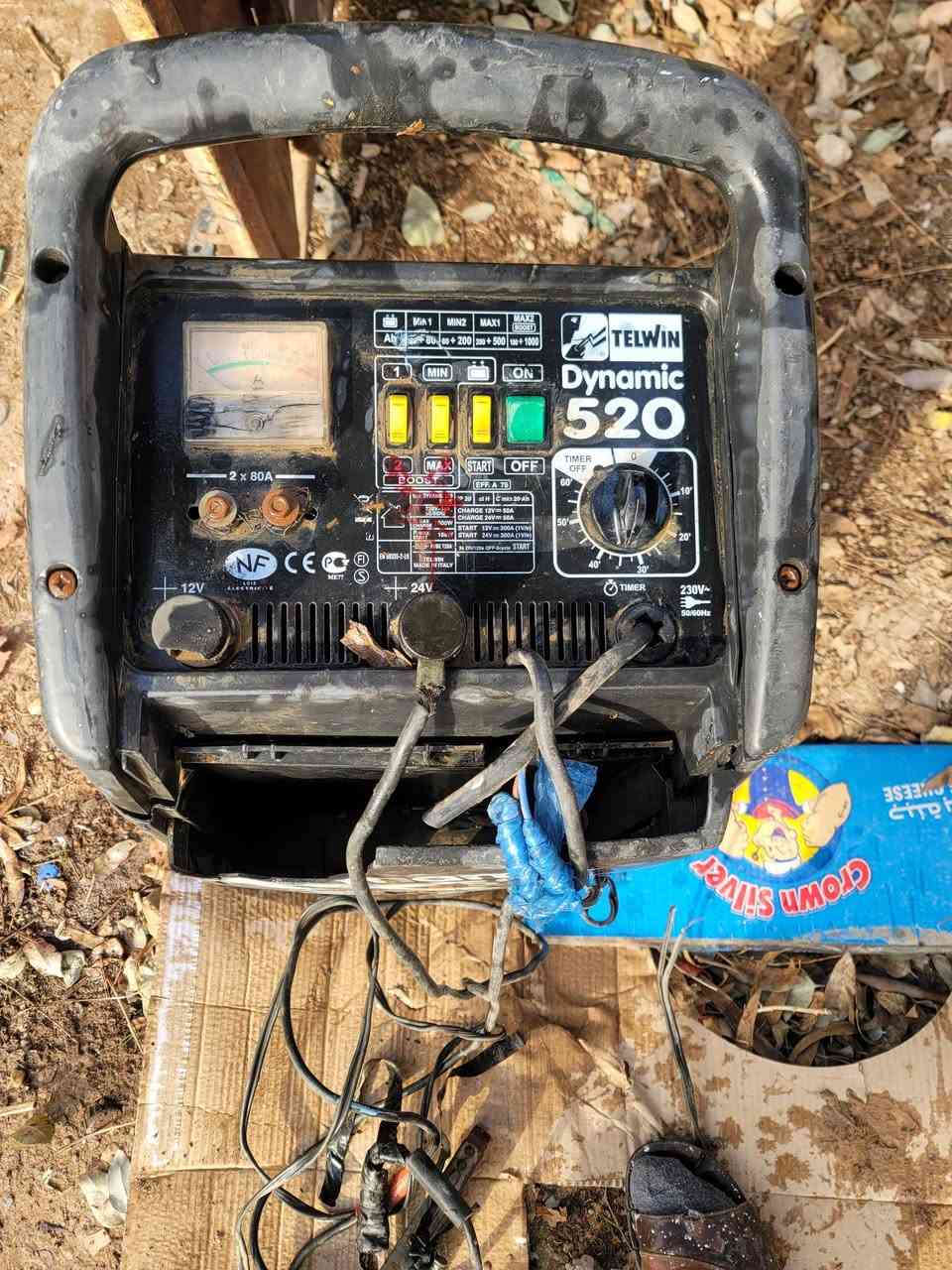 شاحنه بطاريات 24و12فولت شاحنه محول كبيره وليس كارت لكن اكو وعود كاذ به اعاده نشرها السعر ٢٠٠ الف هاتف ***********4
