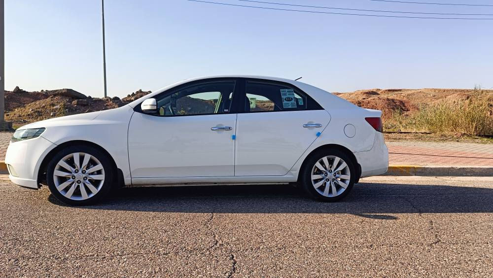 سيراتو موديل 2011بيها مكانين صغار صبغ بدون ضرر بدون دواخل سنوية جديد كوبون بنزين موجود سعر 105 وبيها مجال مكان السيارة كركوك رحيم اوة 
*********** كركوك, العراق
