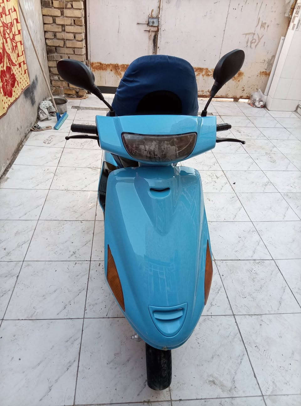 السلام عليكم دراجة فراشة نثية كرستال /// محرك خير من الله خرسة ماتنسمع // دبلات ورة وكدام شغالة اشاير هورن لايت عالي ناصي سلف هندر كهربائيات كله شغالة عداد طوافة شغالة / يرادله سيم كيلو متر  قفل ستيرن تايرات جدد كفرات بلادي ختم واحد بلواقع احلة من الصور  / الباتري ضعيف يرادلة تبديل // السعر 400 وبيه مجال //بابل القاسم //***********
