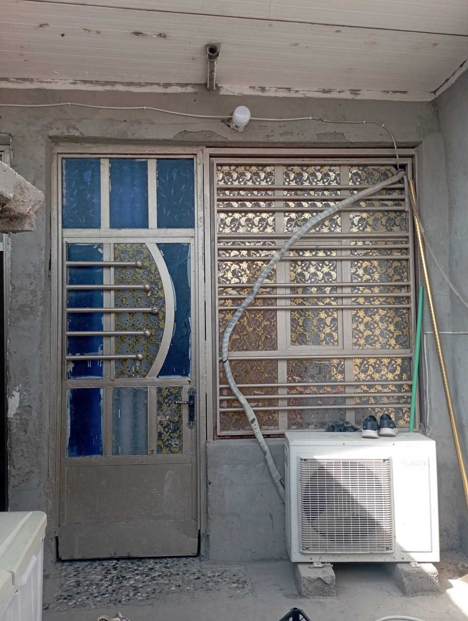 دار للبيع مساحه90 شارع المكبس خلف اسواق السندباد البيت نظيف كهرباء مي وعالي وجاهز للسكن السعر23 

للاستفسار: ***********
