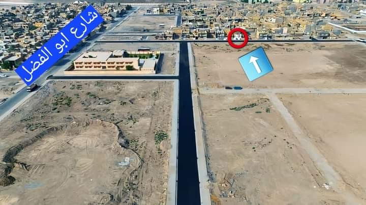 السلام عليكم 
دار ٢٠٠م للبيع 
في الكوت المربع الذهبي زين القوس طابو صرف 
امام شارع ١٥ م وامام اكبر الساحات في المنطقه وايضا  بقرب  اربع مدارس ابتدائيه ومتوسطه واعداديه اتصال فقط ***********
