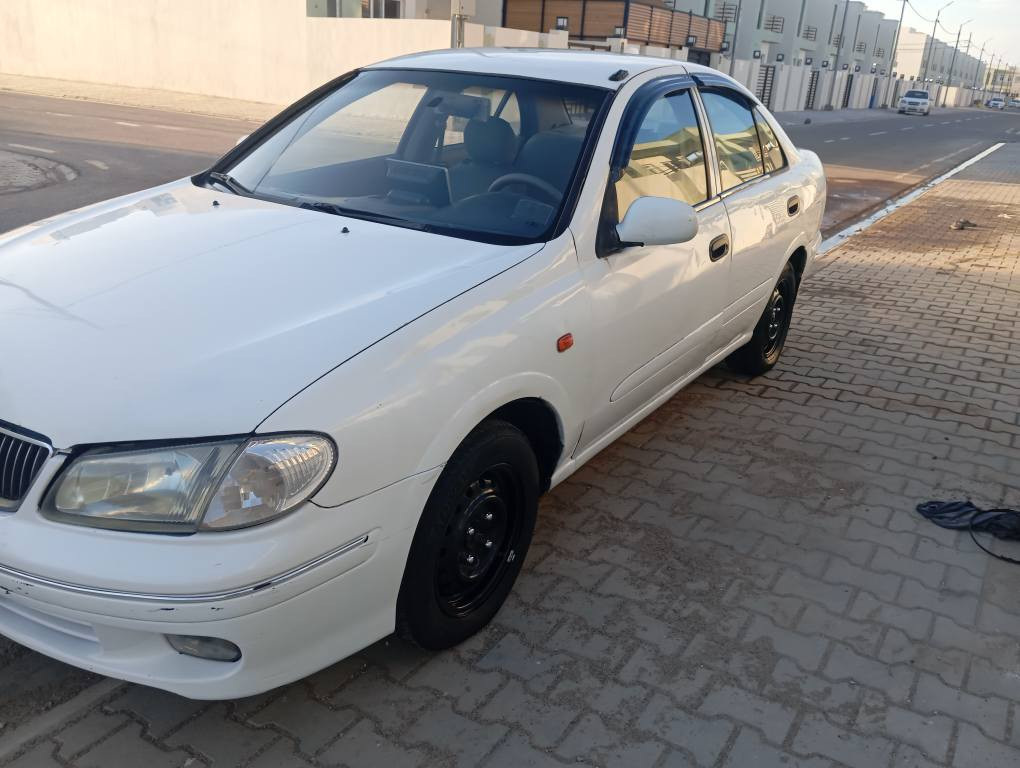 نيسان صني 2001 يسرا بلاد تبريد ثلج كير محرك حداديه تخم تاير كله تمام مكفوله من الحادث مصبوغه عام رقم اللماني نجف مكان السياره نجف السعر 68 للشراي الاتصال *********** النجف, العراق
