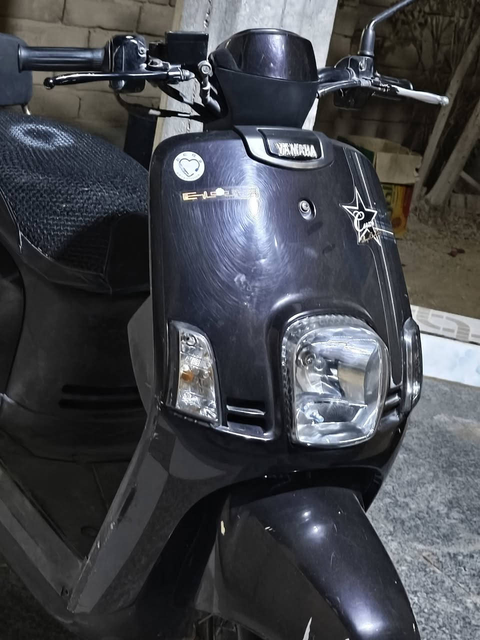 سلام عليكم دراجه للبيع كفاله من كلشي حاويه قبل سبوع طالع من حاويه سعر مليون100قفل لمو شراي لا يخابر***********
