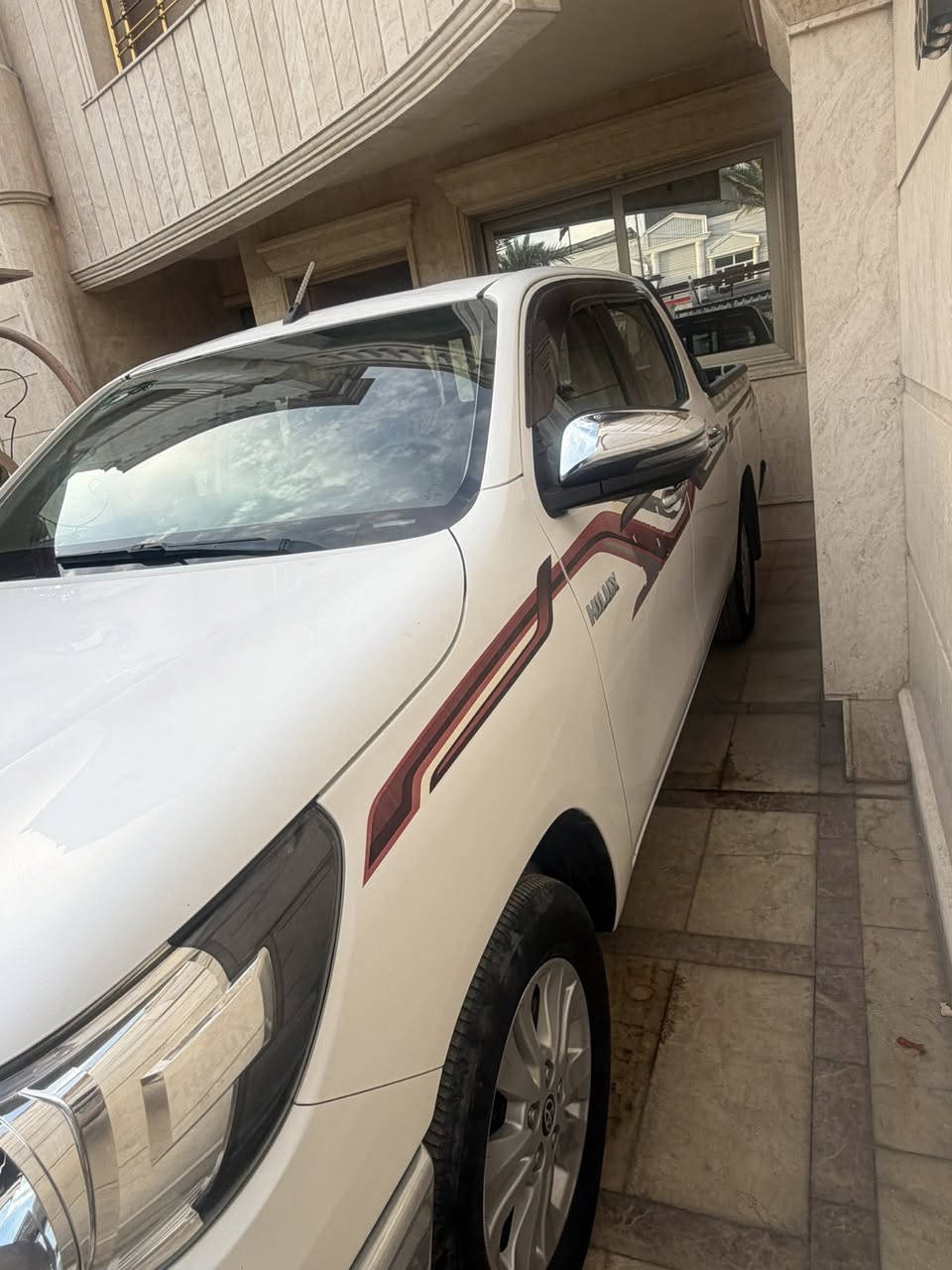 سلام عليكم بيك اب هايلوكس ناصي ساز باب اول ام الضمان
2021 كفالة من الشخط ولبارد ولتبديل شرط الفحص سيارة مخزنة 
رقم اربيل الجديد 
🎗المواصفات كير اوتوماتيك 
🎗كيلو متر  28 شرط الفحص 
🎗 دفع ثنائي . 2×4.
🎗 كشافات ( بروجكتور) 
🎗 شاشه كبيره.
🎗 حساس خلفي 
🎗 سستم ايرباك كامل 
🎗 اشاير بالمري .
🎗 ثلاث انظمه قياده 
🎗 تحكم مقود متعدد 
🔖 مطفأة حريق 
🔖 جك 
 عنوان بغداد زيونه شارع الربيعي 
السعر:270💵 وبي مجال حك الجية
***********☎️
