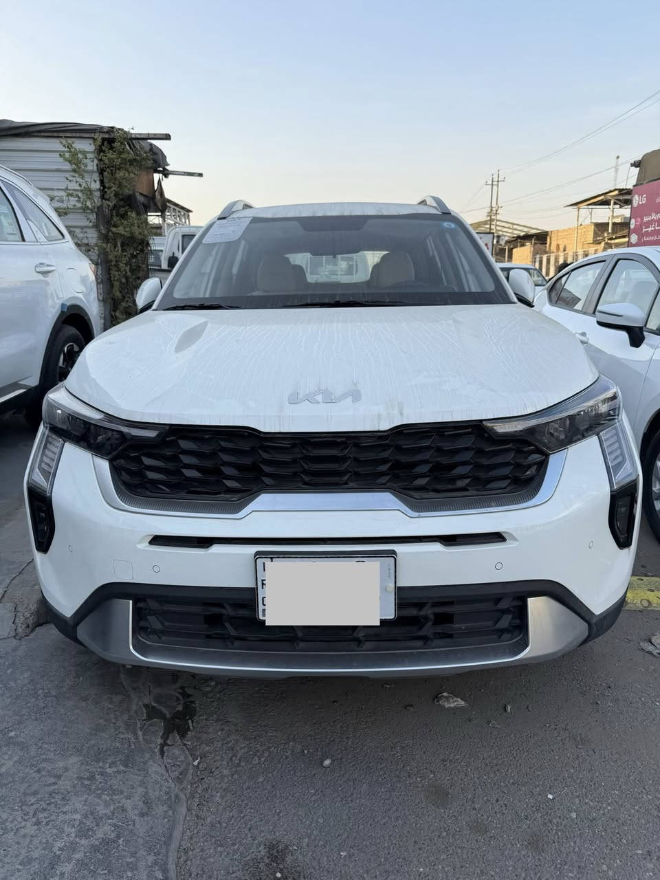 ⸻
♦️ كيا سونت 2024 بدون فتحة 🚘
خليجي | ضمان دولية  5 سنوات
صيانة مجانية سنة
مستخدمة 600 كم فقط 

محرك 1.5 / أوتوماتيك
تشغيل بصمة
شاشة + كاميرا دوارة
حساسات أمامي وخلفي
مثبت سرعة | تبريد قطعتين

💳 السعر: 22,500,000 دينار
📞 ***********
📍 بغداد – معارض النهضة
معرض الحارث للسيارات
