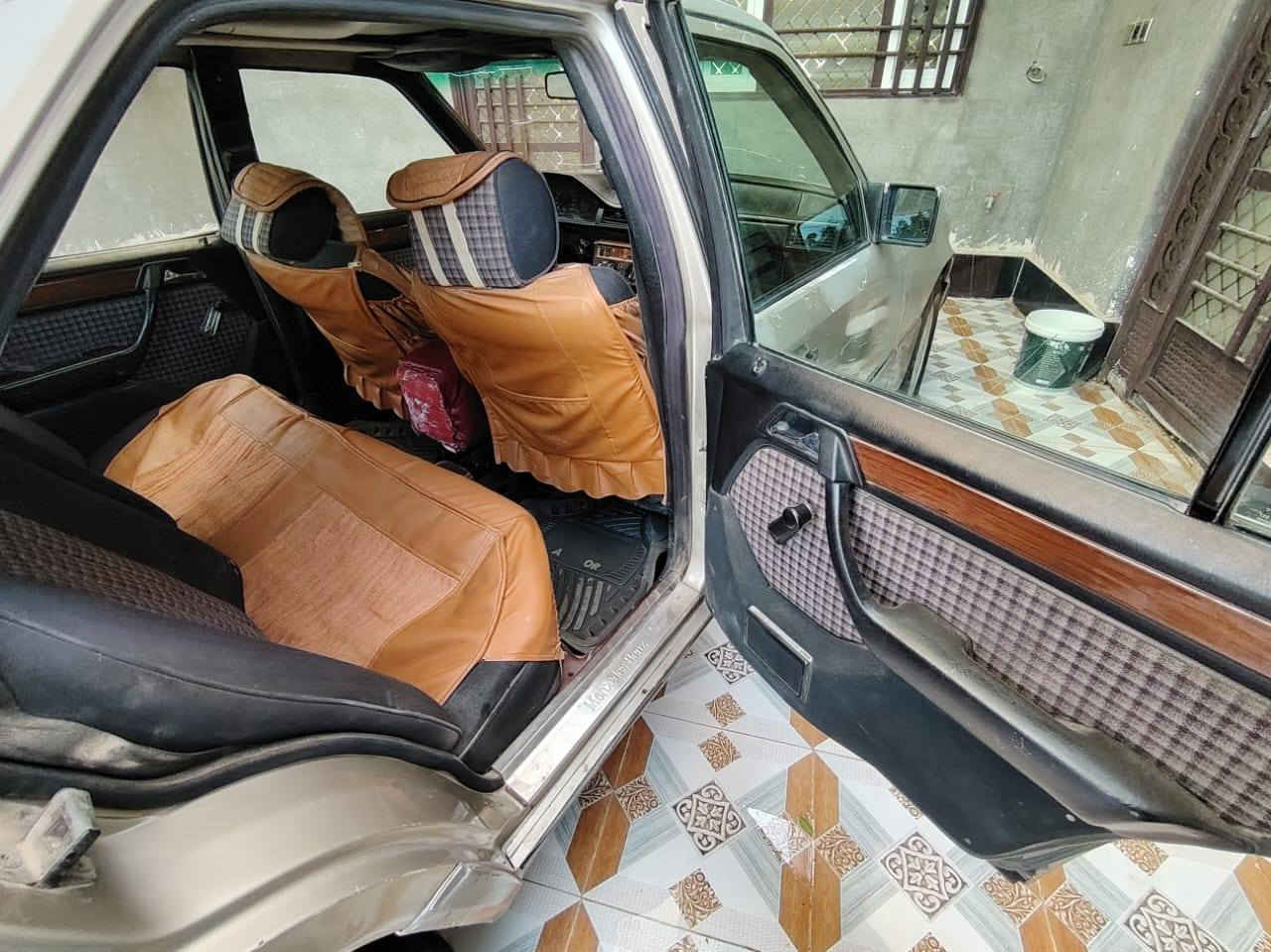 سلام عليكم مارسيدس للبيع مديل 1992 محور ففيتي كير ومحرك جدد مثل ماواضح امامك
سعرها 40 وبيها مجال (ملاحضه) السياره بيها قاصر ل 2028
***********  مكان ديالى كنعان
