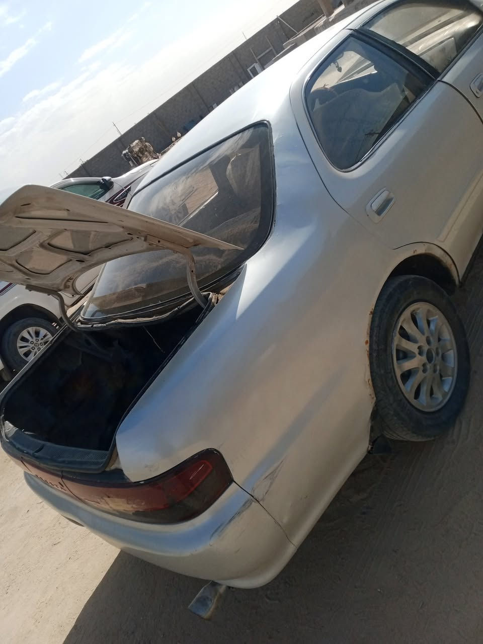 كرستا رقم بصره مشورع وطني سنويه قبل ٤شهر منتهيه كير ومكينه ٢ونص كفاله سياره بيه كصه جنطه فقط تبريد ثلج جاهزه سعر 35تصال***********
