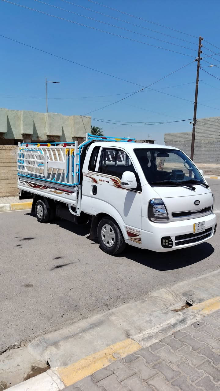 كيا ٢٠٢٠ شكل جديد رقم صلاح الدين مشروع وطني محرك كير شرط تبريد ثلج تخم تاير و صدر جديد شاصي شرط ماشيا ١٤٩  سياره بيها صبغ بل ربعيه مئشر علي باقي مكفولة كفالة عامه مال بيت واحله من صور بدون محجل سعر ١٢٨ وبيها مجال مكان سياره بيجي *********** ***********
