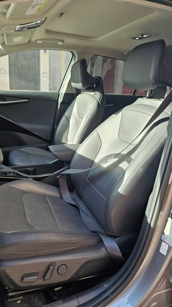 السلام عليكم  كيا نيرو هايبرد موديل 2024للبيع فول مواصفاتsx
مواصفات السياره 
الحادث كما موضح بالصوره تبديل دعاميه فقط البنيد نفسه مامبدل 
ايرباك ستيرن فقط 
السياره تشغيل عن بعد 
تدفئه تبريد كشنات +تدفئه مقود
جنطه كهرباء 
حساسات 360
رادا امامي 
خزن وضعيه المقعد 
السياره ماشيه 27الف ميل 
مرب قلاب مع الR
نقطه عمياء 
تبريد قطعتين 
بصمتين +كارت تشغيل مثل الماستر
مثبت سرعه 
نظامين قياده ecoو sport
مري شفط 
فتحه بالسقف 
محرك 1600سمارت ستريم ارقى محرك 
اعلى مواصفات بالنيرو هاي  
مكان السياره بغداد الدورة
الاستفسار الاتصال
***********
