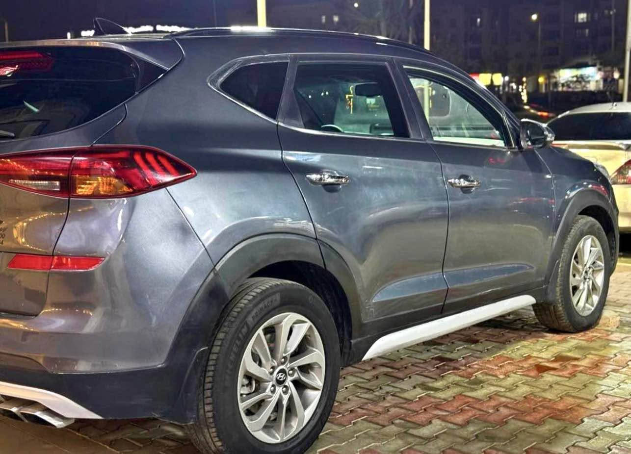توسان موديل 2019 تربوو 
اعلي فئه عداد ; 110,000 km صيانات توكيل 
فبريكه بل كامل سقف شنطه دواخل بفضل الله العربيه رشه فقط جنبين نظافه علي اللحم ومتاح فحص في اي مكان للاطمئنان عربيه بيتي ولايست معرض معاينه الهرم للاستعلام فون او وتس 
01009264998
01118846597 السادس من اكتوبر, الجيزة


**إذا كنت صاحب هذا الإعلان وتريد حذفه لأي سبب، رجاءا أرسل رسالة إلى الدعم الفني**