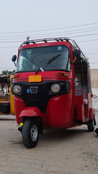 تكتك للبيع موديل ١٩ بشهر ال١٠ كفاله عامه الشراي يجي خاص 07890385358