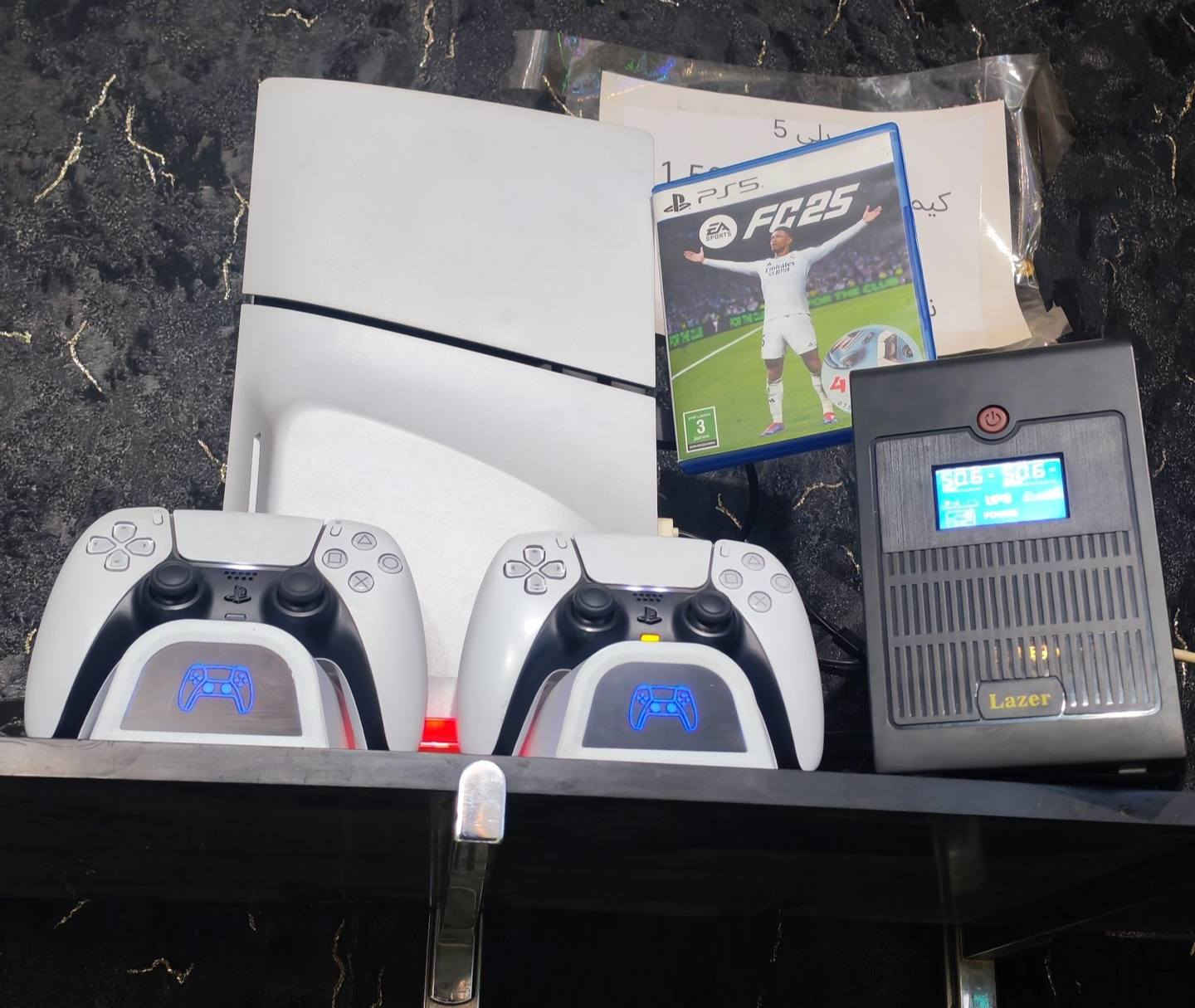 السلام عليكم
بلي 5 اسلم طافي الحديث
استعمال شهرين فقط يعني الجديد
وحده تخزين 1 تيره
كرتونه مع المحقات كامل
جوستك عداد 2
قاعدات شحن+مروحه
يوبي اس اون لاين 1كيفي
قرص فيفيه 25 
السعر ٨٧٥ الف
رقم الهاتف ***********
مكاني بغداد حي الجهاد
