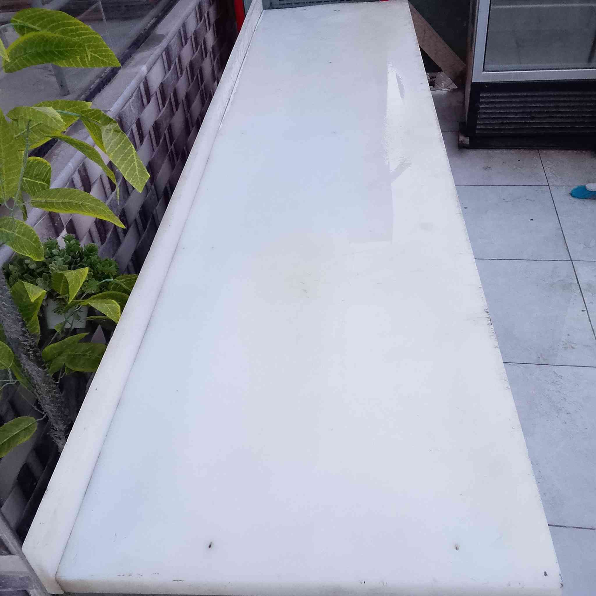 ميز قصابه سل استيل  تخته ابلاستك ايطالي المنشأ 
مترين ونص 
***********
***********
