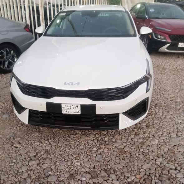 السلام عليكم كي5 موديل 25 حادثه موضح بل صوره السياره باب ثاني  شاشه دجتل رادار امامي رادار خلفي رادار جانبي تشغيل عن بعد مكينه 2500cc اربع وضعيات قياده السعر 185///// ***********
