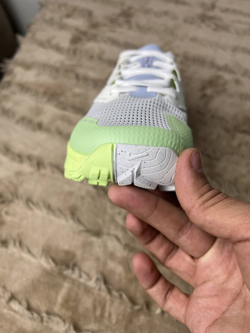 Nike react size 40(25cm)
نايك رياكت اصليه وكاله غير مستعمل باركود شغال القطعه تحفه فنيه وفوم عجينه الحذاء بالستايل الجبلي الي يعطيك قوه وثبات بغض النظر عن استعمالك سواء جري او جم او استعمال يومي، سعر القطعه, 35 الف دينار يوجد توصيل جميع المحافظات


**إذا كنت صاحب هذا الإعلان وتريد حذفه لأي سبب، رجاءا أرسل رسالة إلى الدعم الفني**