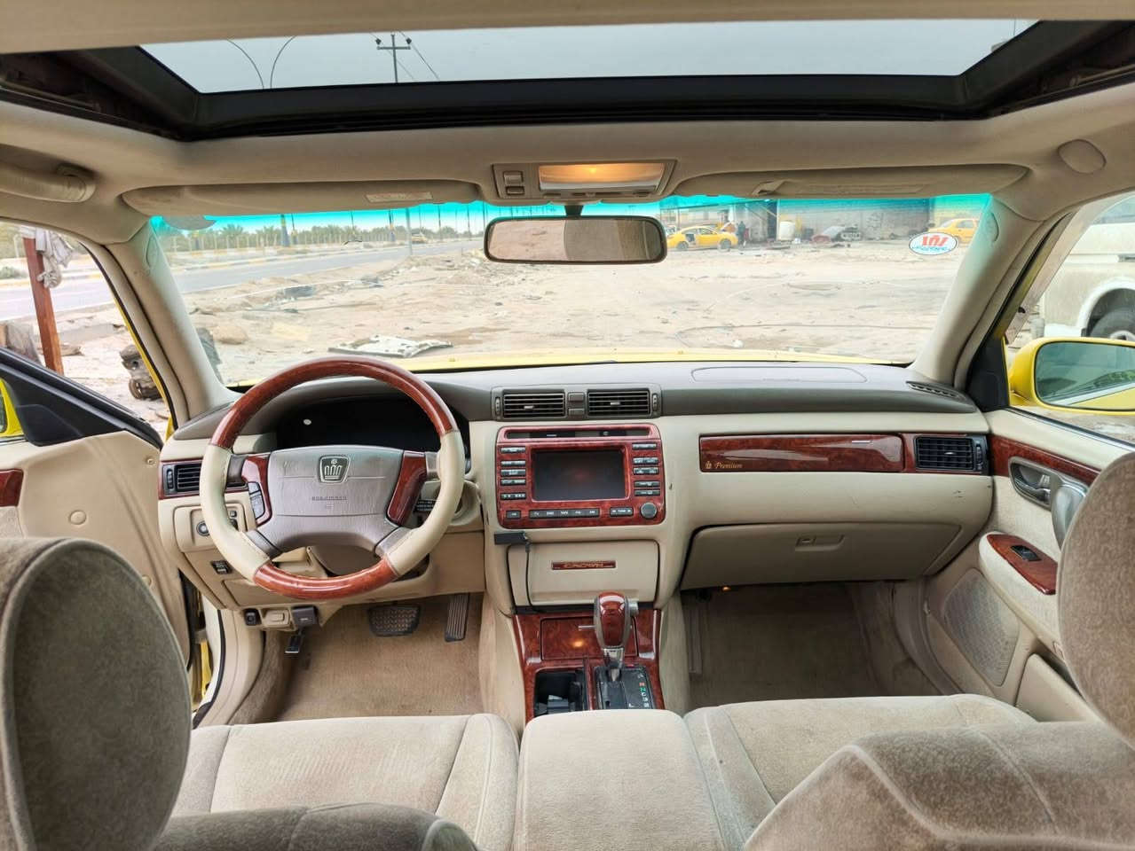 السلام عليكم ملكه للبيع وكالة فقط  كصه قمارة فقط خط كربلاء بغداد جاهزة للشغل ماناقصه اي شي 
سياره فتحة وكشنات كهربائي وستيرن كهربائي العنوان كربلاء للستفسار الاتصال على الرقم *********** مكلف بالنشر غير متواجد على الفيس
