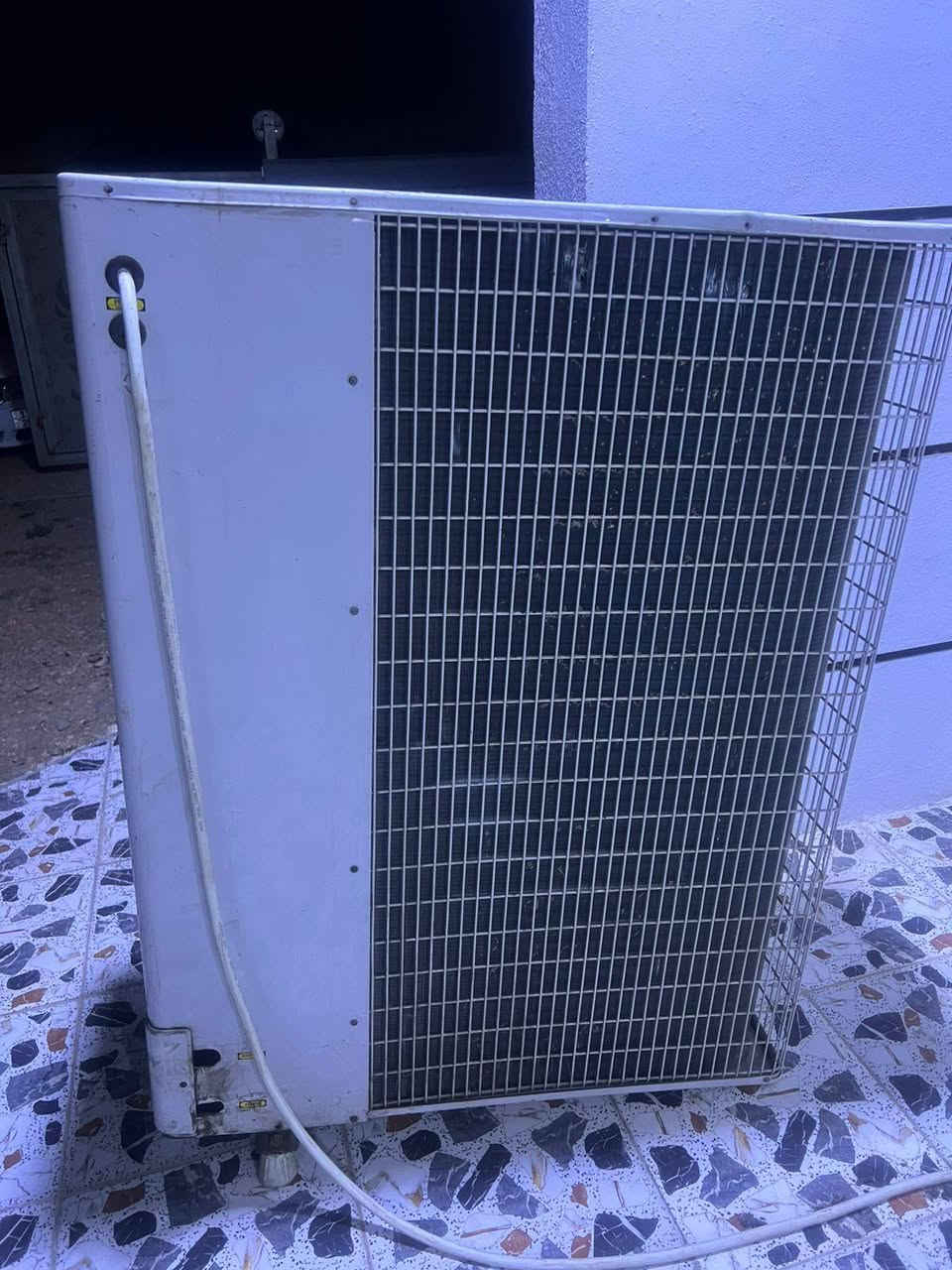 سبلت 5 طن شغال ثلج مكان بغداد ***********
***********
