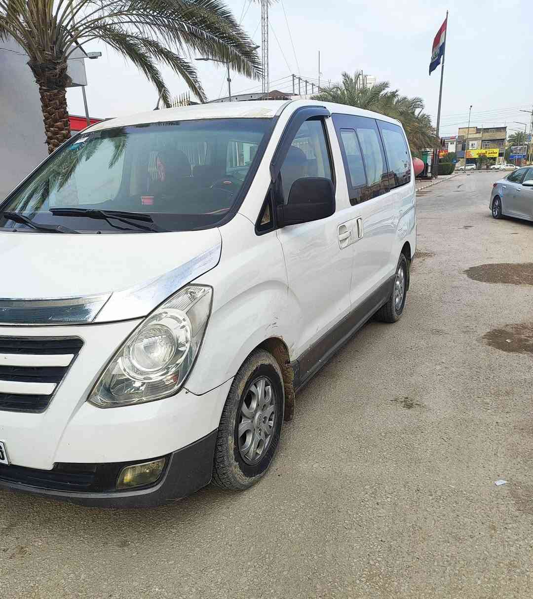 السلام عليكم ستاركس مديل 2010 مفتوح ومحوره مسكر مكينه  12 قبق اسود تحويره جديده صار شهرين بيها جهاز ABS مال بريك حداديه كامله جديه وره وكدام كلها جديده تايرات جدد تبريد كامل سياره جاهزه دوشمه سفريات رقمها بابل مصفره هيئه وغرامات مداور ثاني يوم  
السعر 160 وبيها مجال 

***********
