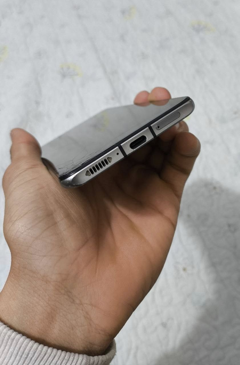 سلام عليكم مستعجل ع بيعته
RED MAGIC 6R ريد ماجك
مواصفاته 

ذاكره 256/12 
معالج سناب دراكون 
يدعم شريحتين
شاشة 144 هرتز 
ببجي 90  فريم 
شفتات العاب  ليزريه 
سلاسة قوية 
كامرات فول HD 
فقط بي فطور بالكلاسة بالزاوية ما مأثرة ابد

للبيع سعر 190 وبي مجال مستعجل جداً

***********
