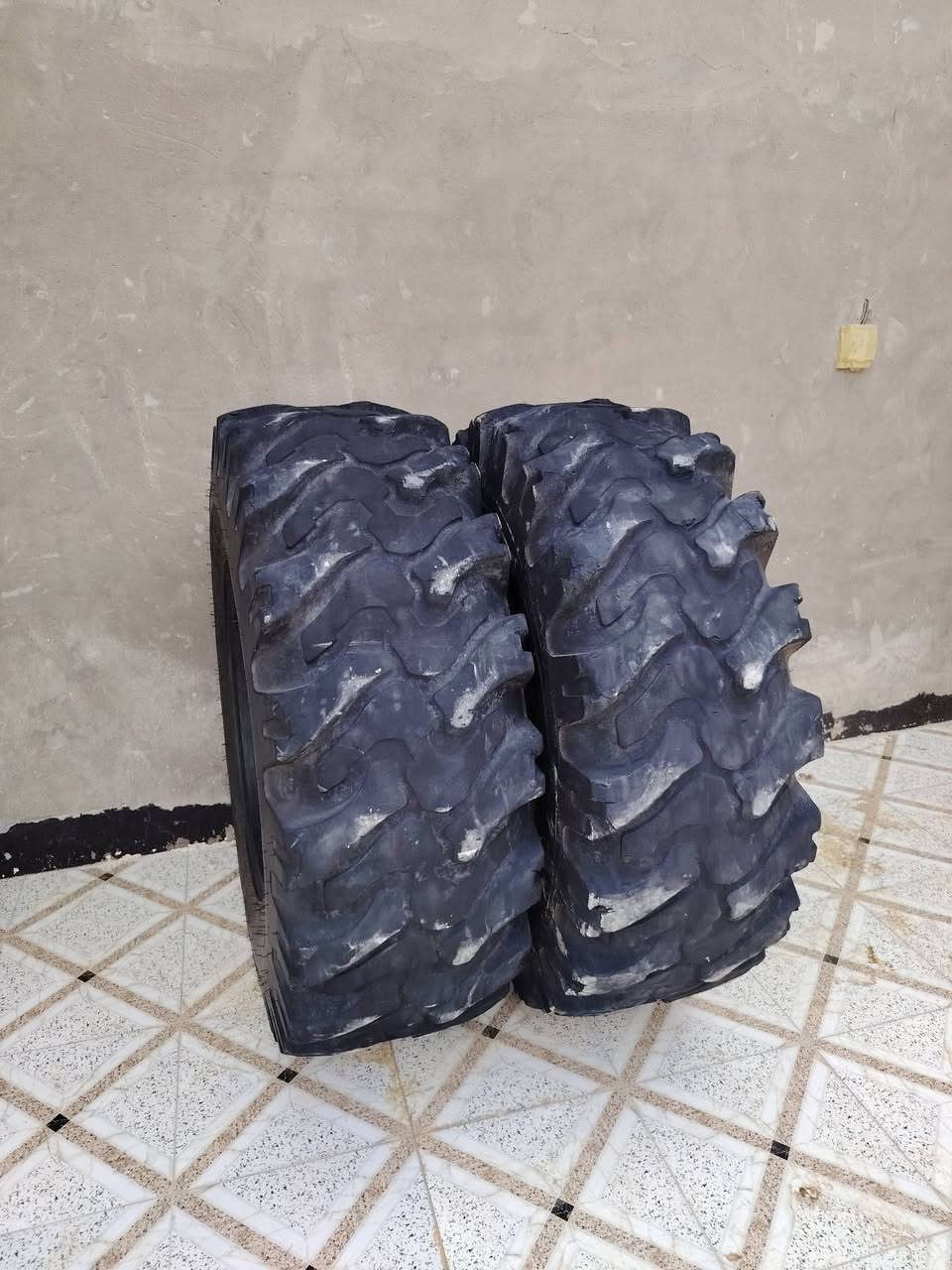 تايرات
بسعر مناسب
16.9.24
ينشد شفل 50 
كاوسكي 
كوماتسو 100 .. فوركاوا 
اخو الجديد استعمال قليل 
***********

