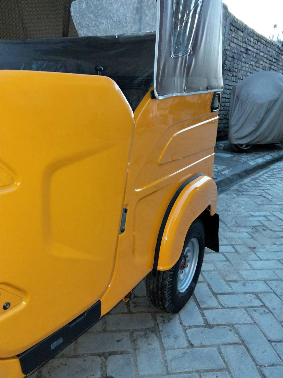 السلام عليكم شباب تكتك للبيع مديل ٢٢  شهر 7   لسنويه انكليزي   لوحات بالمرور تحويل ثاني يوم  تكتك كفاله لغوده صفاح كفاله من صبغ والمعجون مكينه ناعمه ترأيها يخبل   مكاني مدينه الصدر (سعرها 9خابرني وتدلل)  ***********
