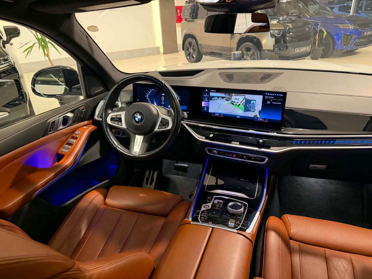 السلام عليكم 
Bmw x7 m40i M package 
2023
السيارة فول مواصفات طلب خاص individual
كشنات تدفئة وتبريد وكهرباء وميموري ومساج ولايت adaptive led ورادار امامي خلفي ونقط عمياء وقيادة ذاتية وداتا شو hud وسقف sky lounge ودبلات كهرباء جكات وبردات بلادي وبانوراما ٣ قطع السيارة بلاد m package ونايت باكج 
السيارة بدون صبغ فقط بيهة بارد بالجاملغ الامامي بدون دواخل بدون ايرباك وماشية ٣١ الف فقط
السعر المطلوب :٦١٥ ورقة
العنوان: السليمانية المعارض الجديدة (الجاف موتورز)
للأستفسار:*********** كاوه جمال 
او واتساب نفس الرقم السليمانية, العراق
