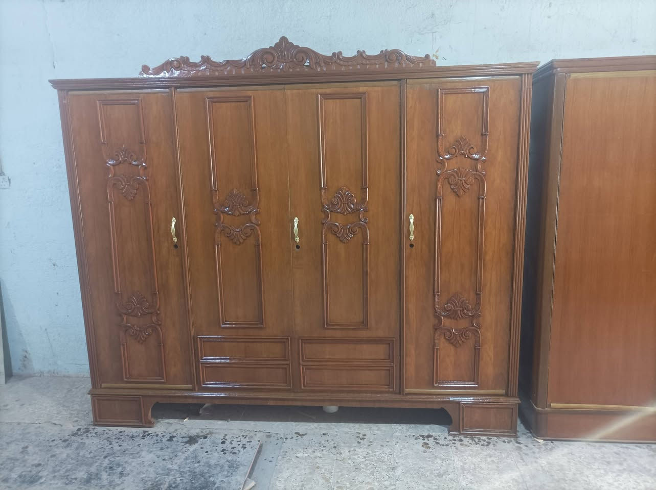 سلام عليكم كناتير تزكام كاملات صبغ ويده وقفل كله جديد نجف حي ميسان بشريط قرب حلويات بابا روم محل الكعبي يتوفر غرف نوم كامله ***********
