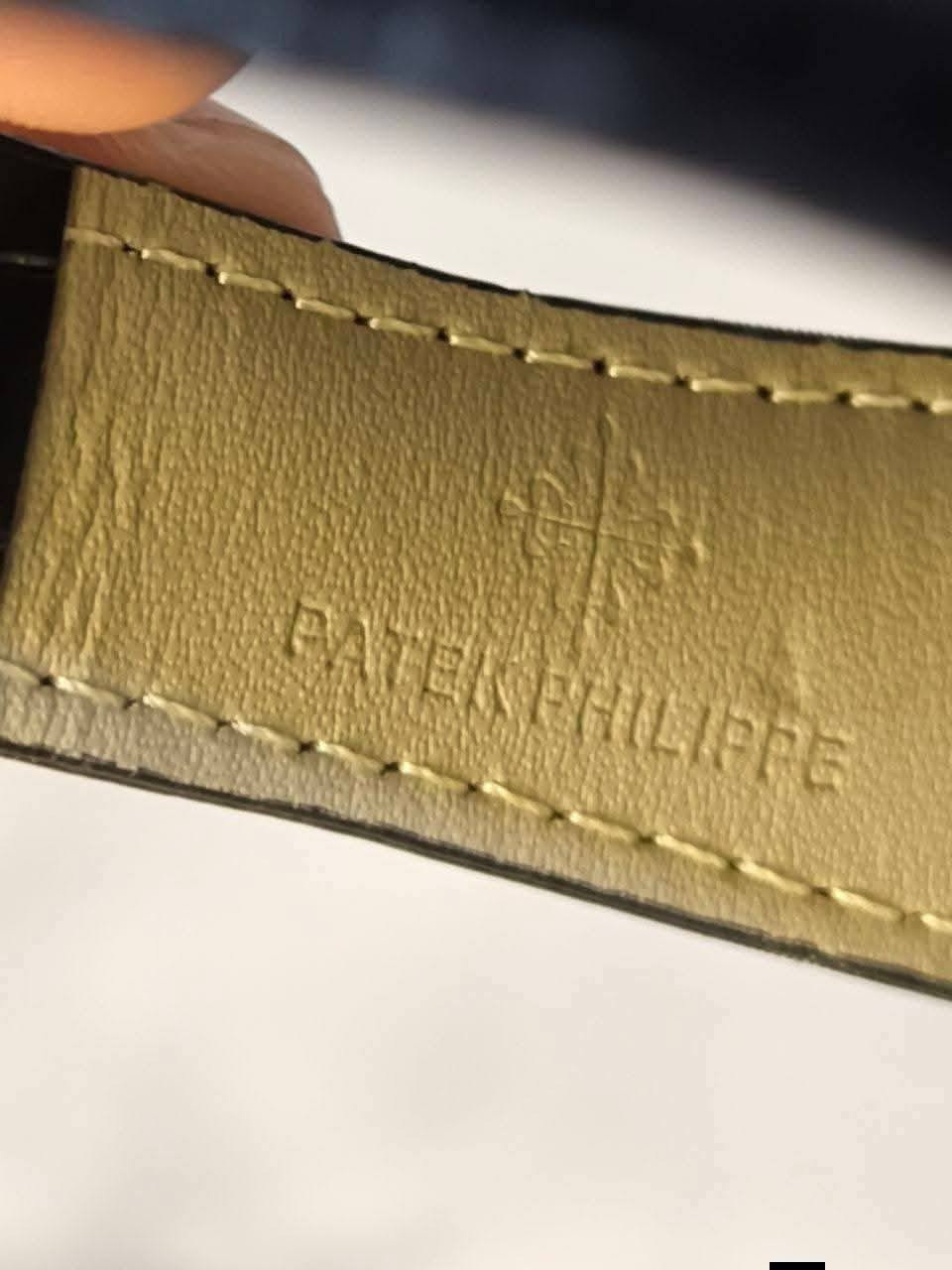 باتك فلبPatek Philippe

تحفه فنيه تتخطى مفهوم الوقت 
الميناءمميز بدزاين عصري 
زجاج زفير مقاوم للخدش 
منفذ تاريخ شهري
الهيكل مصنوع من التيتانيوم 
مختمة من كل مكان
اميال لامينوس 
مقاومة ماء وغبار 
سير مصنوع من الجلد الطبيعي 
قفل فراشة اصلي

ملاحظة متوفره قطعة واحده فقط 
السعر :- 28الف ع اول تم 
للحجز والاستفسار يرجى الاعتماد خا


**إذا كنت صاحب هذا الإعلان وتريد حذفه لأي سبب، رجاءا أرسل رسالة إلى الدعم الفني**