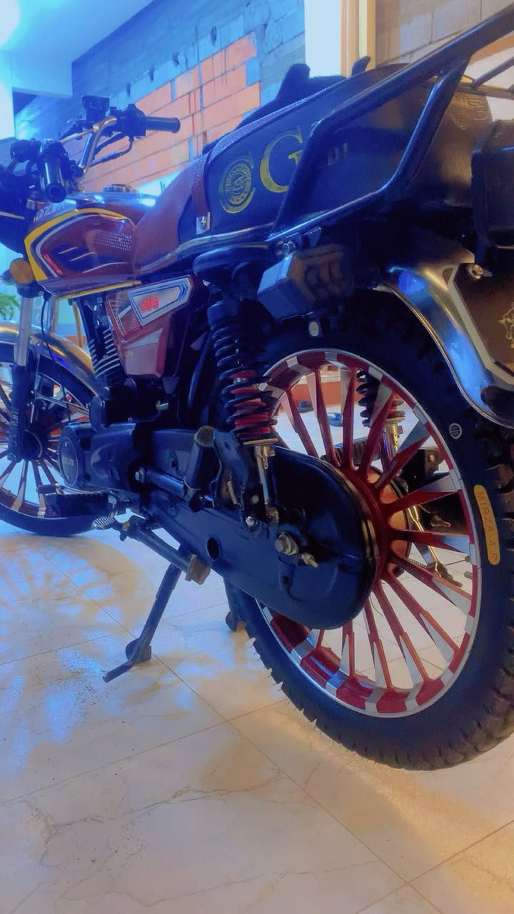 دراجه سيفان للبيع موديل 25
دراجه مكفوله من التاير لتاير 

نضافه فول لون مميز 

دشبول اشاير كلهه شخاله 

مابيه اي نقص 

مكاني ديالى الخالص

***********
